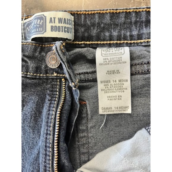 Levi Strauss Boot cut Stretchy Jeans, Size 14 Misses, (SKU-B35) - Picture 9 of 10